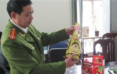 Cảnh sát điều tra vụ 9 người chết nghi rượu độc