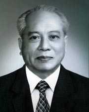 Thầy Ngụy Như Kon Tum