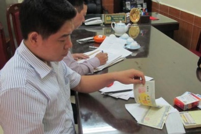 Lừa đảo mua bán tiền đô la cổ