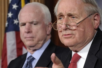 Apple bị tố trốn thuế 44 tỉ USD