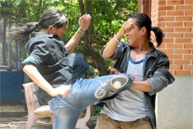 Dân đánh dằn mặt côn đồ do doanh nghiệp bảo kê