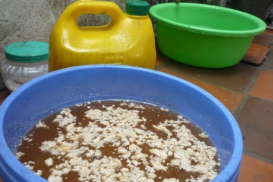 Nước dùng phở chế từ... nước rửa chảo