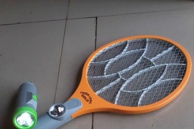 Đua nhau “săn” dụng cụ diệt muỗi