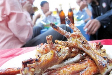 Chân gà, cổ vịt tẩm hóa chất suýt lên bàn nhậu