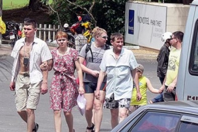 “Đem con bỏ chợ” và nỗi ám ảnh của khách du lịch