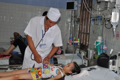 Ăn bánh mì, 29 người đồng loạt vào viện