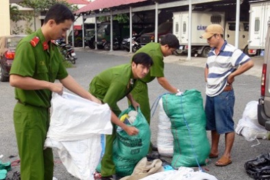 Mua xe công vụ đi buôn lậu thuốc lá