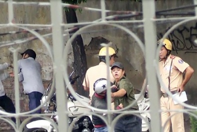 Cãi cảnh sát giao thông chỉ có...ăn đòn