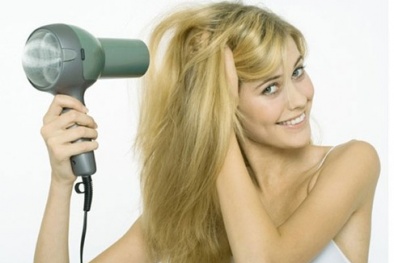 Chọn và sử dụng máy sấy tóc an toàn, hiệu quả