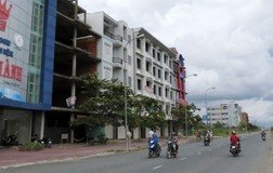 Chủ đầu tư cắm sổ đỏ, hàng chục người dân lao đao