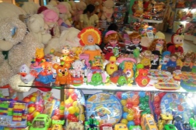 Đồ chơi trẻ em: Mùi lạ phải bỏ ngay