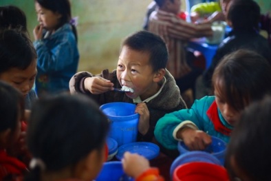 Lo thiếu gạo, sách ngày khai trường