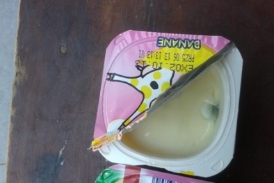 Kem sữa chua pho mát còn hạn dùng đã lên mốc