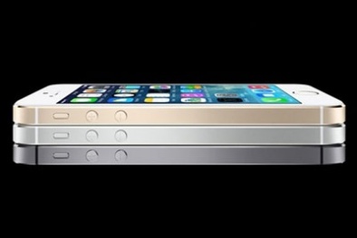 Tiếp viên phó hàng không 'xách tay' 50 iphone 5S