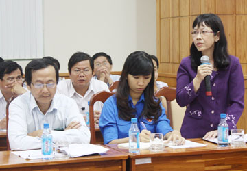 'không quá chặt chẽ để giáo viên sống được với nghề'