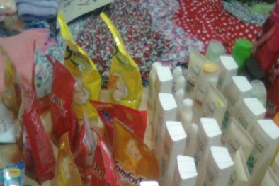 Cảnh giác với dầu gội trôi nổi ngoài chợ