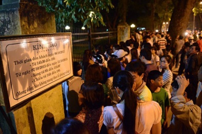 Ngày 8/10: Hình ảnh cập nhật đêm trắng chờ lễ viếng Đại tướng Võ Nguyên Giáp