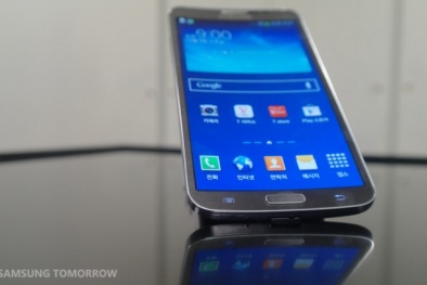 Samsung ra mắt smartphone màn hình dẻo