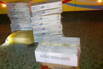 Phát hiện chân, cánh gà ngoại nhập