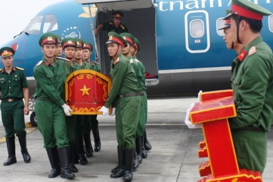 Máy bay chở linh cữu Đại tướng Võ Nguyên Giáp mang số hiệu 103