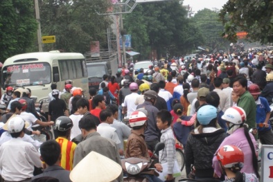 Mẹ con sản phụ chết bất thường ở bệnh viện: Người nhà mang quan tài diễu phố