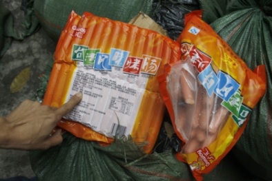 Phát hiện xúc xích lậu Trung Quốc 