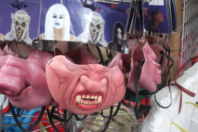 “Choáng” với đồ chơi Halloween