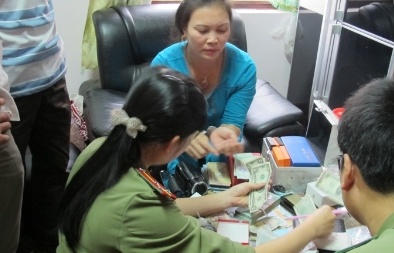 Nhà ngoại cảm lừa tìm kho vàng ra sao?