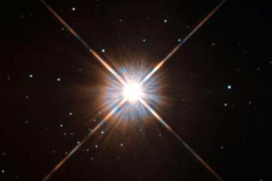 Chân dung láng giềng gần nhất hệ mặt trời nhất