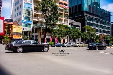 Ngắm cặp  Rolls-Royce Phantom Rồng dạo phố Sài Gòn