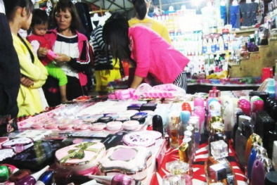 Loạn mỹ phẩm “rởm” ở chợ sinh viên