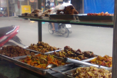 Bẩn như cơm sinh viên