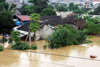 Lũ lụt lịch sử tại miền Trung: 'Đá bóng' trách nhiệm