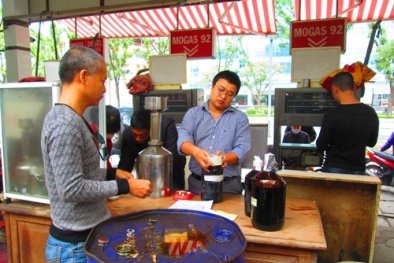 Kiểm tra đột xuất cây xăng ở Hà Nội