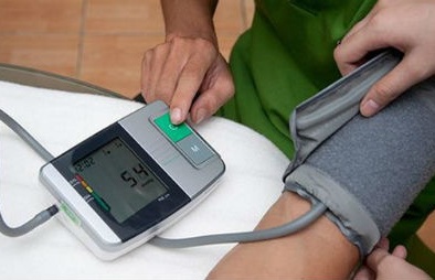 Tự mua, sử dụng thiết bị y tế tại nhà: Lợi bất cập hại