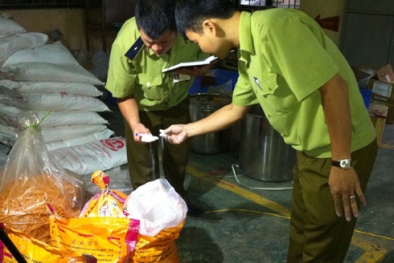 Phát hiện 2 cơ sở sản xuất bimbim, sườn bò vi phạm an toàn thực phẩm