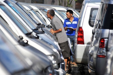 Trung Quốc 'siết' xe công