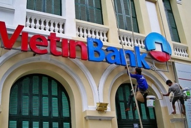 Không tăng lương, thưởng sếp ngân hàng