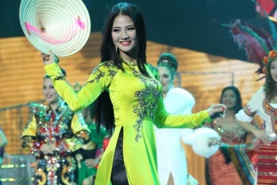 Thí sinh cầm ngược cờ Tổ quốc phải rút kinh nghiệm