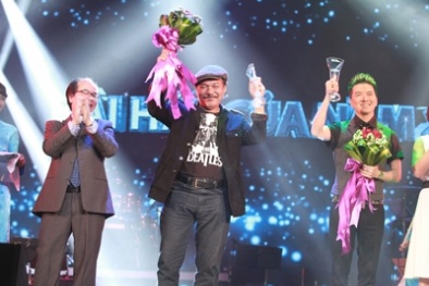 Bài hát của năm thuộc về 'Chiếc vòng cầu hôn'