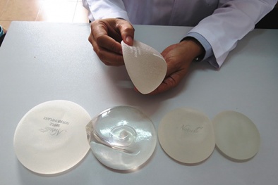 Cách chọn túi ngực phù hợp với vóc dáng