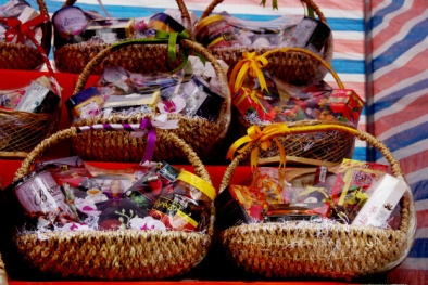 Sôi động thị trường giỏ quà cho Tết Giáp Ngọ