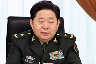 Khám nhà tướng quân đội, vàng, rượu chất đầy 4 xe tải