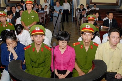 Chuyện gì đang diễn ra ở phiên tòa xét xử siêu lừa Huỳnh Thị Huyền Như?