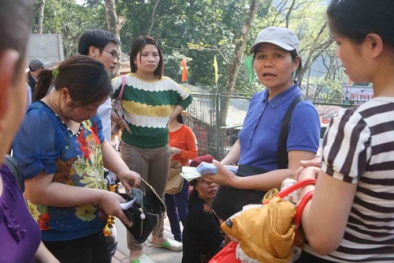 Bát nháo lễ hội Chùa Hương