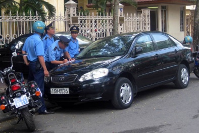 Xem thanh tra giao thông 'phù phép' biên bản ăn tiền