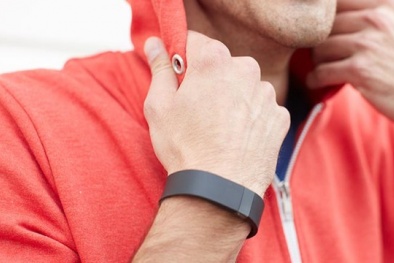 Thu hồi vòng tay thông minh Fitbit gây ngứa da