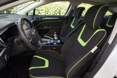 Nguy cơ ung thư khi uống nước để lâu trên ô tô