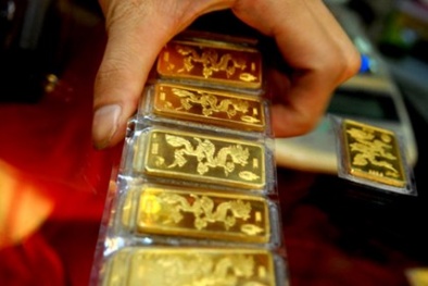 Hạn chế mua vàng, nhà băng “đuổi khéo” khách