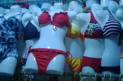 Ổ bệnh tàng hình ở áo tắm hàng thùng